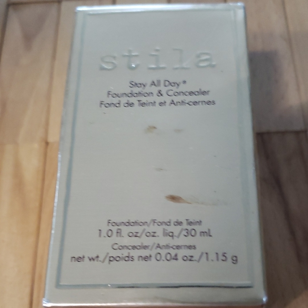 Stila Stay All Day Foundation & Concealer in Cream Box